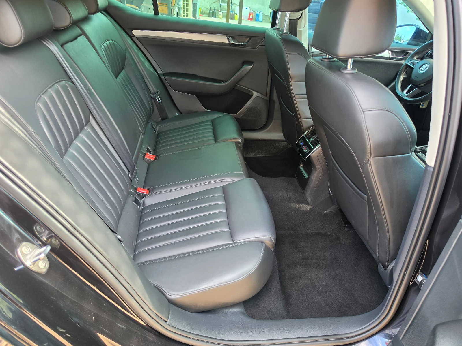Skoda Superb 2.0TDI 190КС/STYLE, снимка 14 - Автомобили и джипове - 55939097