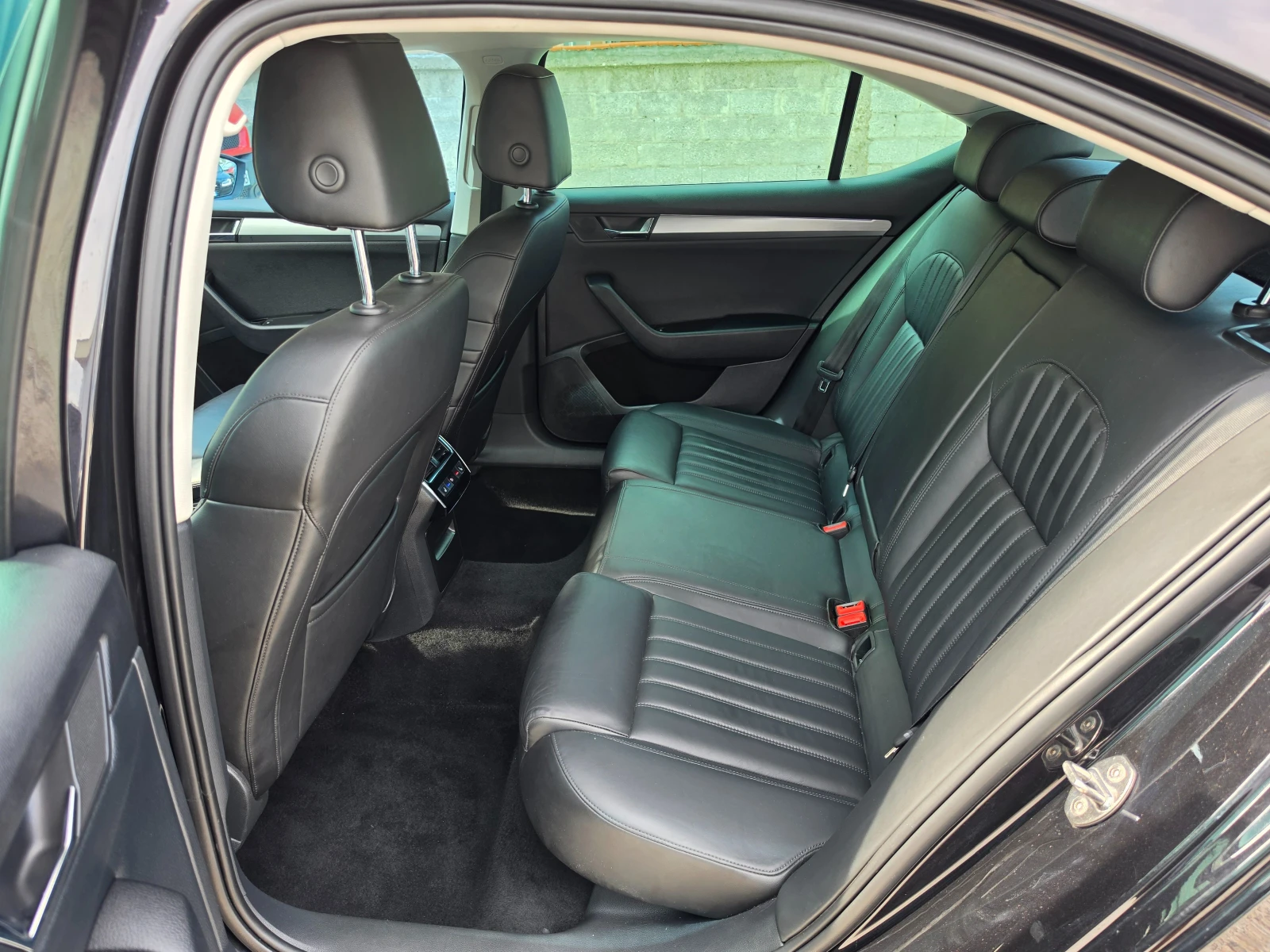 Skoda Superb 2.0TDI 190КС/STYLE, снимка 13 - Автомобили и джипове - 55939097