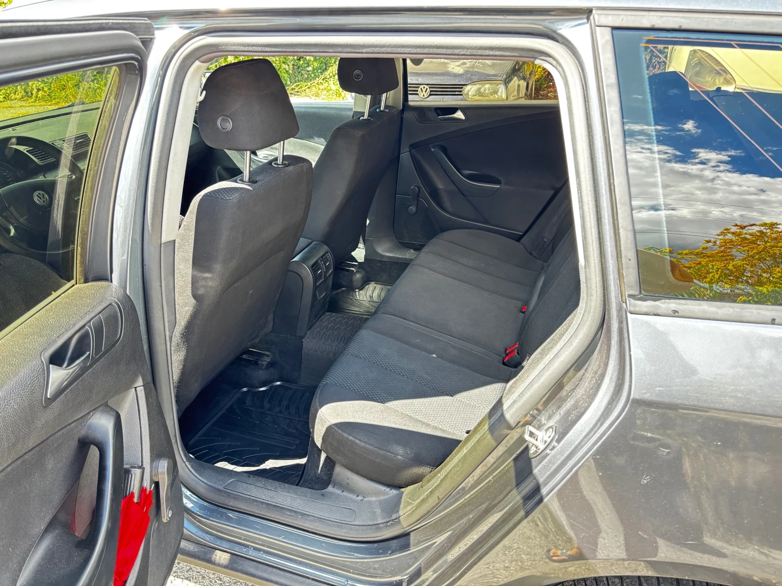 VW Passat 2.0 TDI 110 коня, снимка 10 - Автомобили и джипове - 55952163