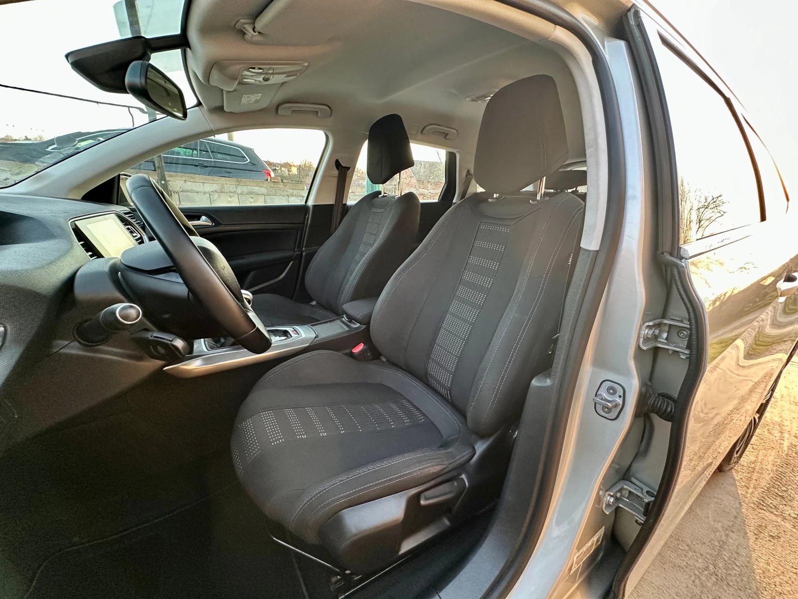 Peugeot 308 1.6 Blue-HDi Allure, снимка 13 - Автомобили и джипове - 55971785