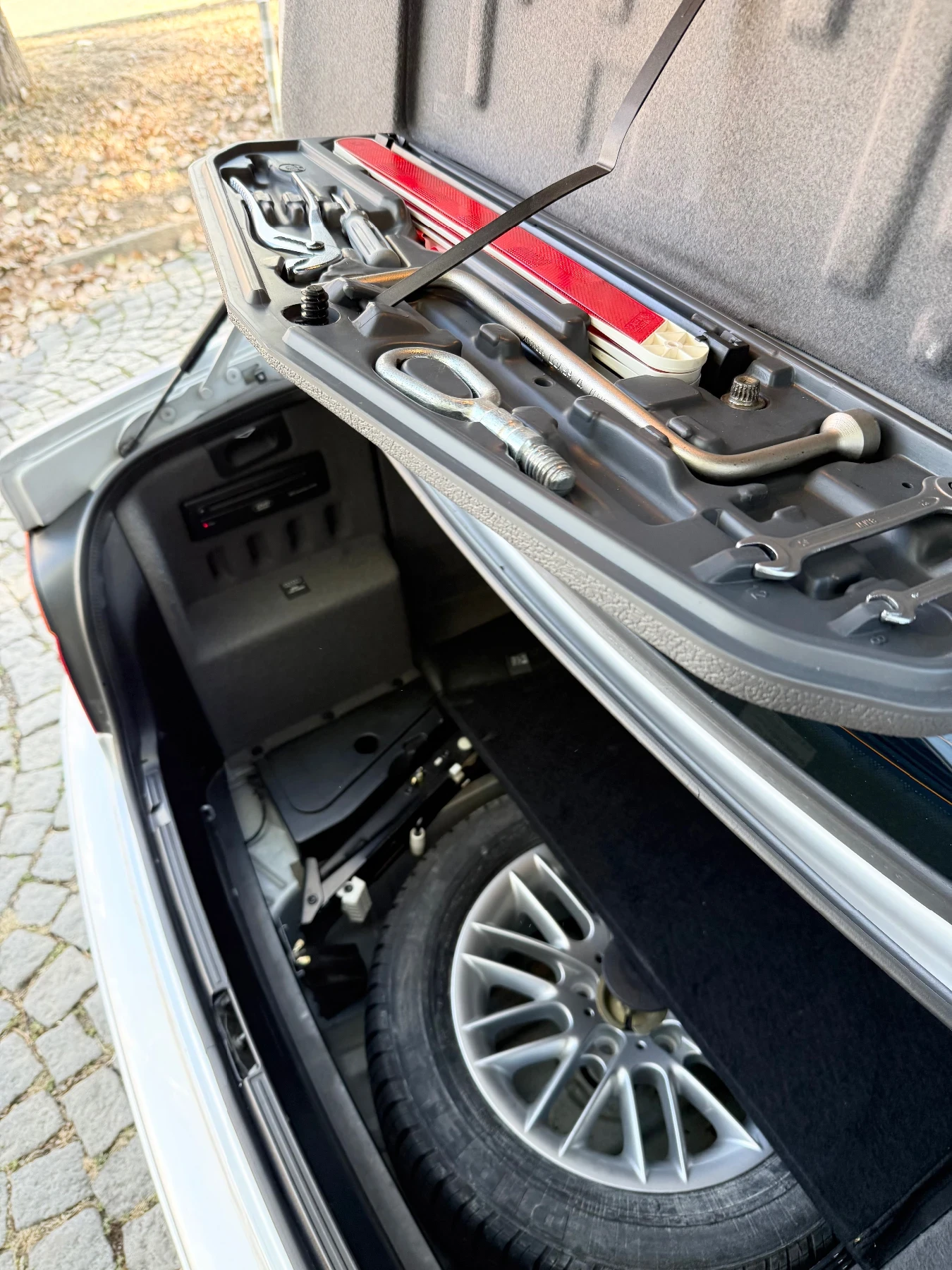 BMW 535 iA, снимка 11 - Автомобили и джипове - 56400623
