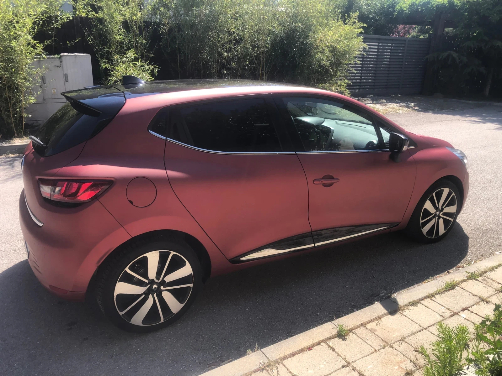 Renault Clio CarPlay/Navi/Camera/Keyless Go/Internet/Multimedia, снимка 2 - Автомобили и джипове - 56663380