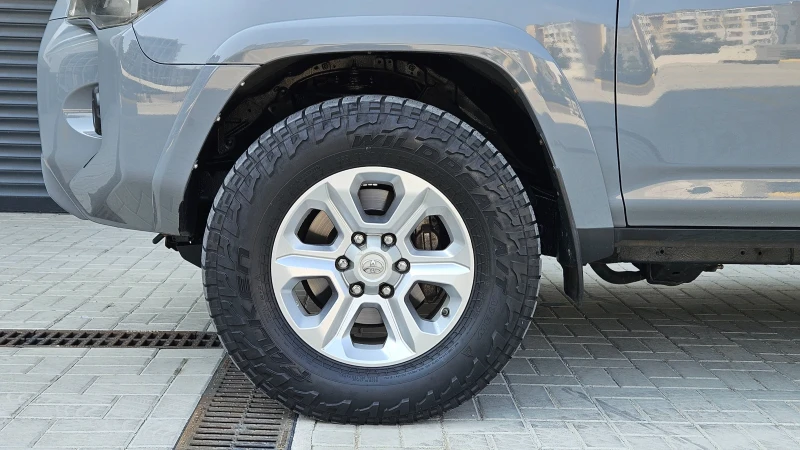 Toyota 4runner SR5, снимка 9 - Автомобили и джипове - 51120556
