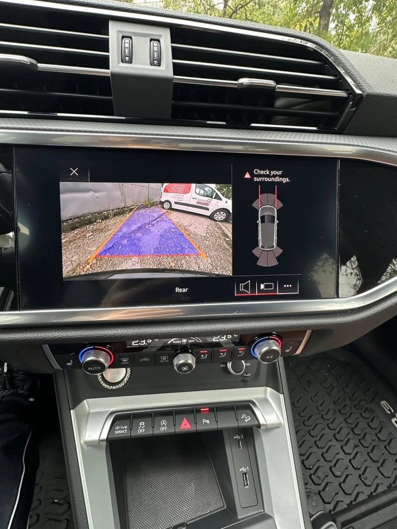 Audi Q3, снимка 15 - Автомобили и джипове - 52519002