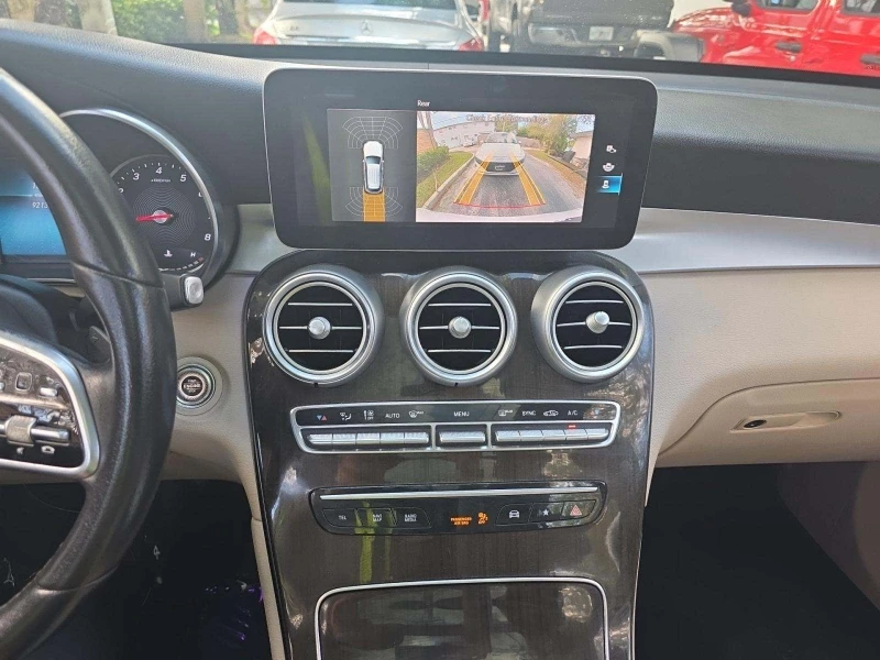 Mercedes-Benz GLC 300, снимка 10 - Автомобили и джипове - 53273042