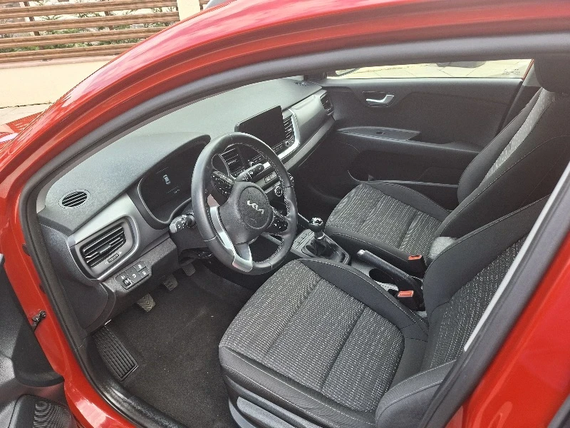Kia Stonic, снимка 5 - Автомобили и джипове - 55478049