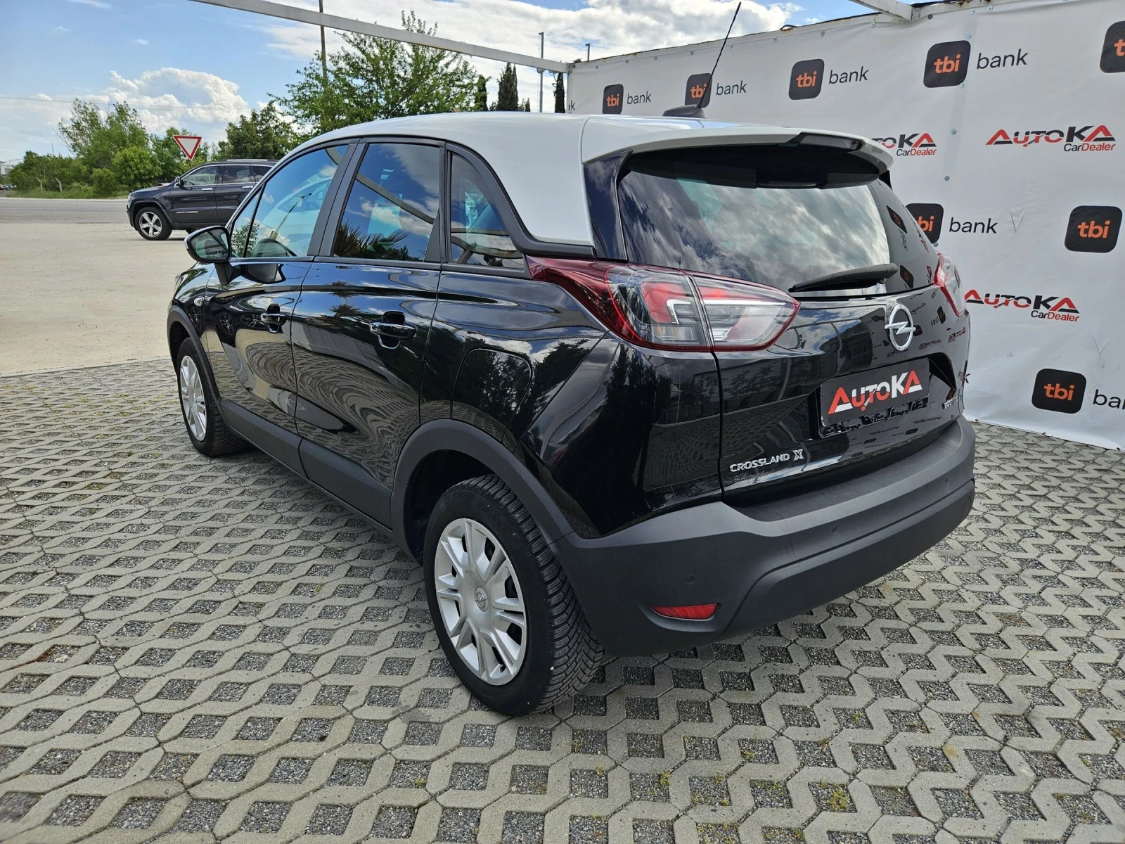 Opel Crossland X 1.2i-82кс= ФАБРИЧНА ГАЗ= 155.000км= CAR PLAY - изображение 5