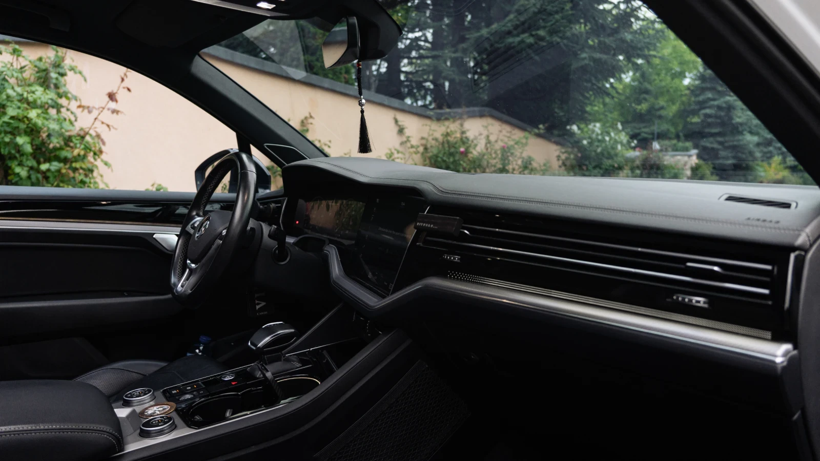 VW Touareg 3.0 TDI R-Line - изображение 9