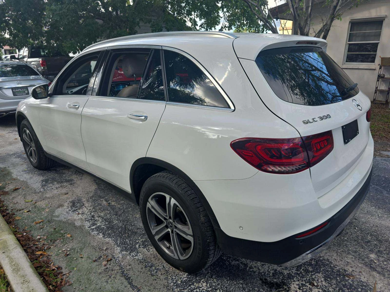 Mercedes-Benz GLC 300  - изображение 2