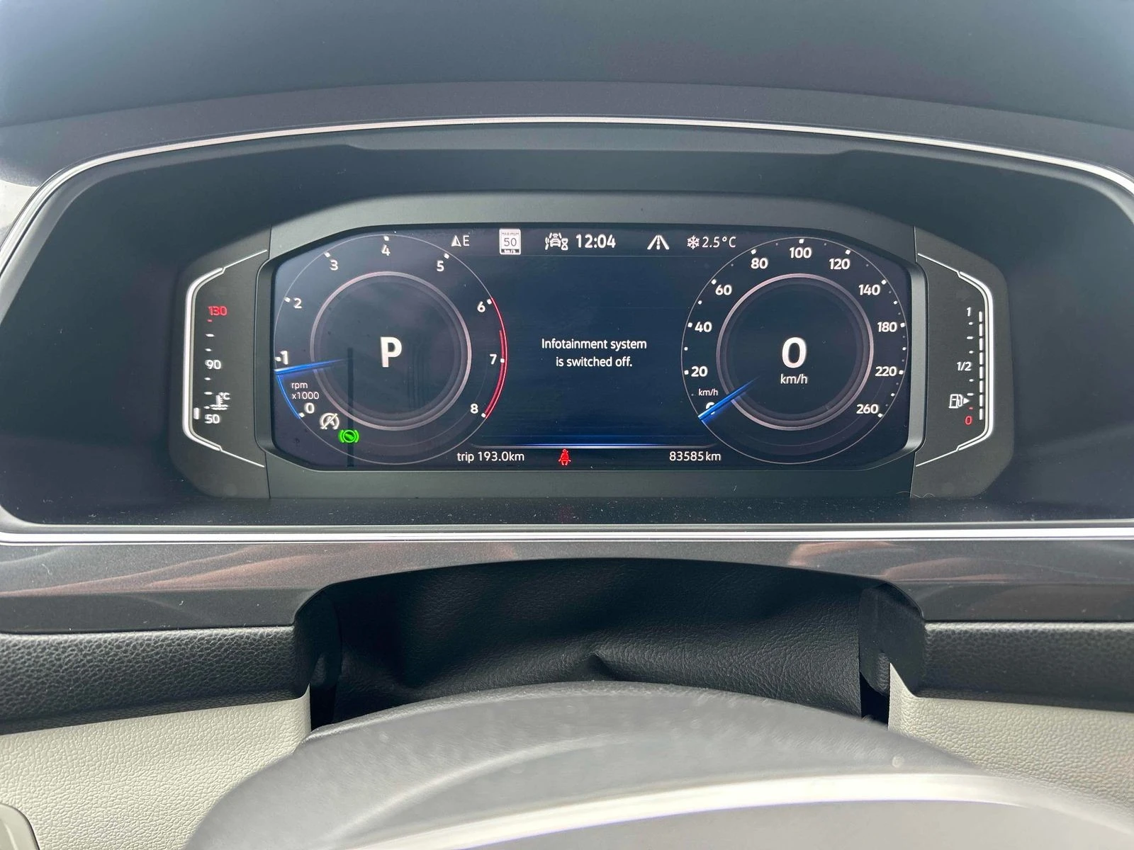 VW Tiguan R-LINE РЕГИСТРАЦИЯ & ОБСЛУЖВАНЕ, снимка 9 - Автомобили и джипове - 54146069