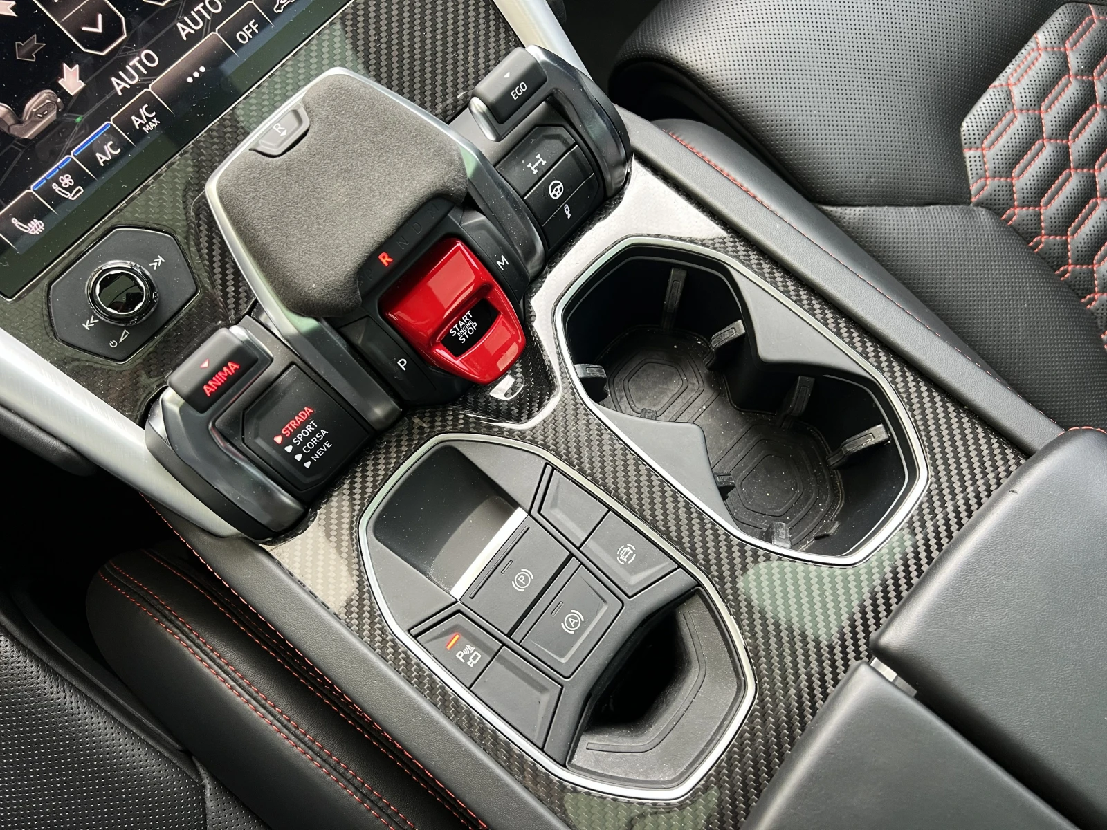 Lamborghini Urus 4.0 V8/CERAMIC/CARBON/B&O/HEAD UP/PANORAMA/360/, снимка 12 - Автомобили и джипове - 54236452