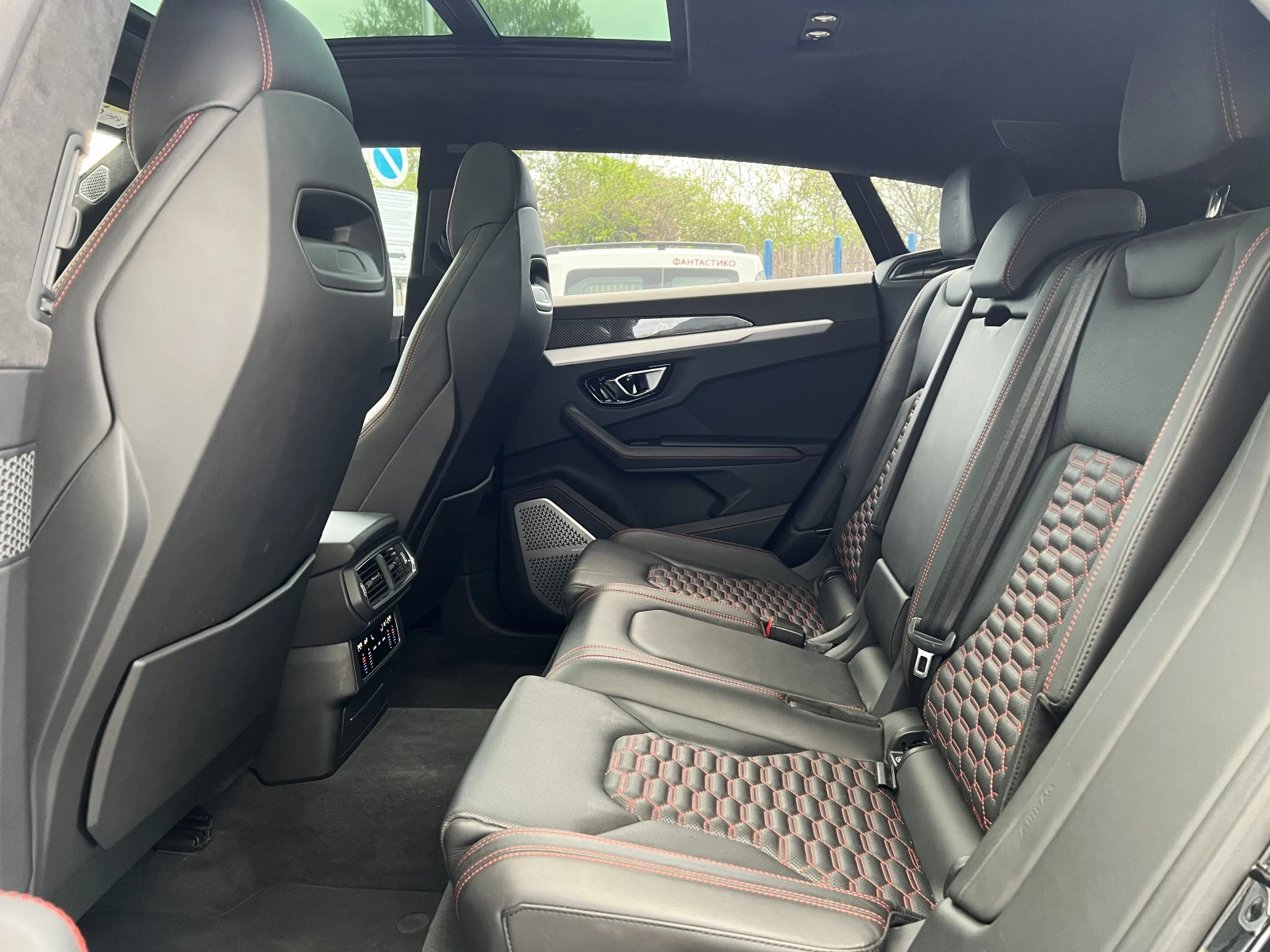 Lamborghini Urus 4.0 V8/CERAMIC/CARBON/B&O/HEAD UP/PANORAMA/360/, снимка 15 - Автомобили и джипове - 54236452