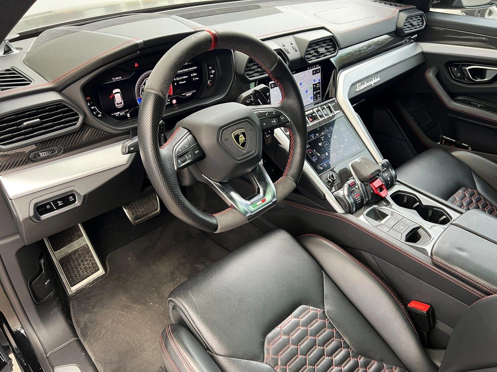 Lamborghini Urus 4.0 V8/CERAMIC/CARBON/B&O/HEAD UP/PANORAMA/360/, снимка 9 - Автомобили и джипове - 54236452