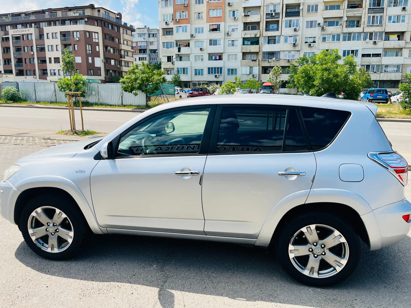 Toyota Rav4 Toyota RAV4 2.2 4x4 Автоматик Кожа 280000км РЕАЛН!, снимка 2 - Автомобили и джипове - 54794529
