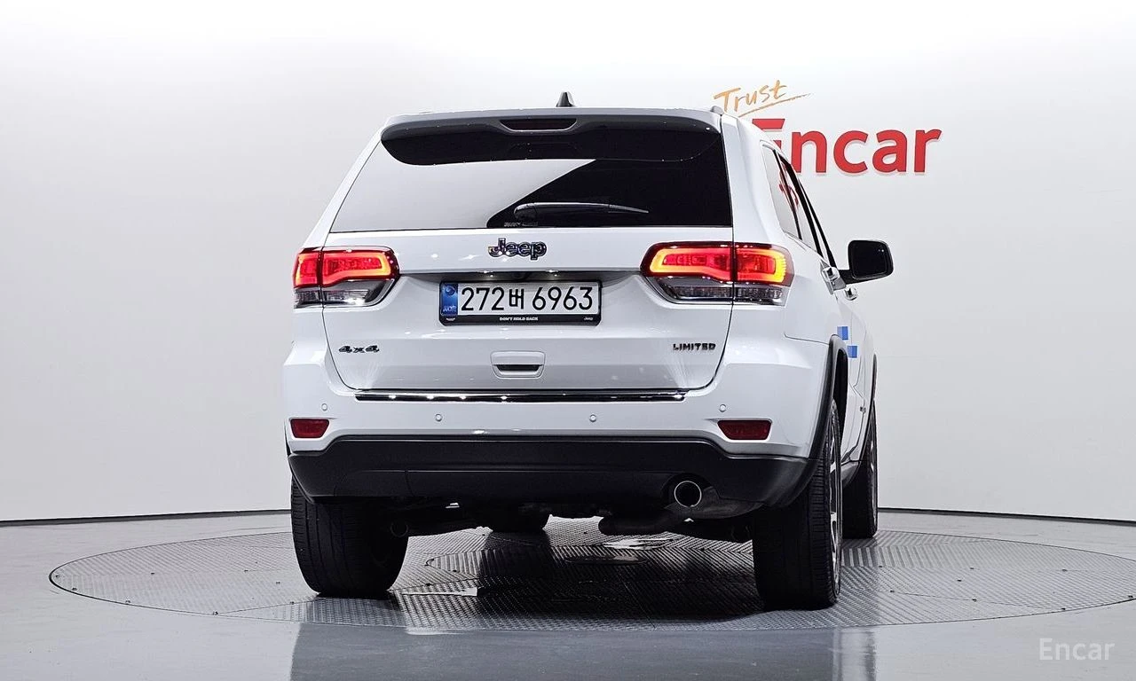 Jeep Grand cherokee 3.6* V6* 8ZF* ПОДГРЕВ* ОБДУХВАНЕ* КАМЕРА* КЕЙЛЕС* , снимка 4 - Автомобили и джипове - 55258858