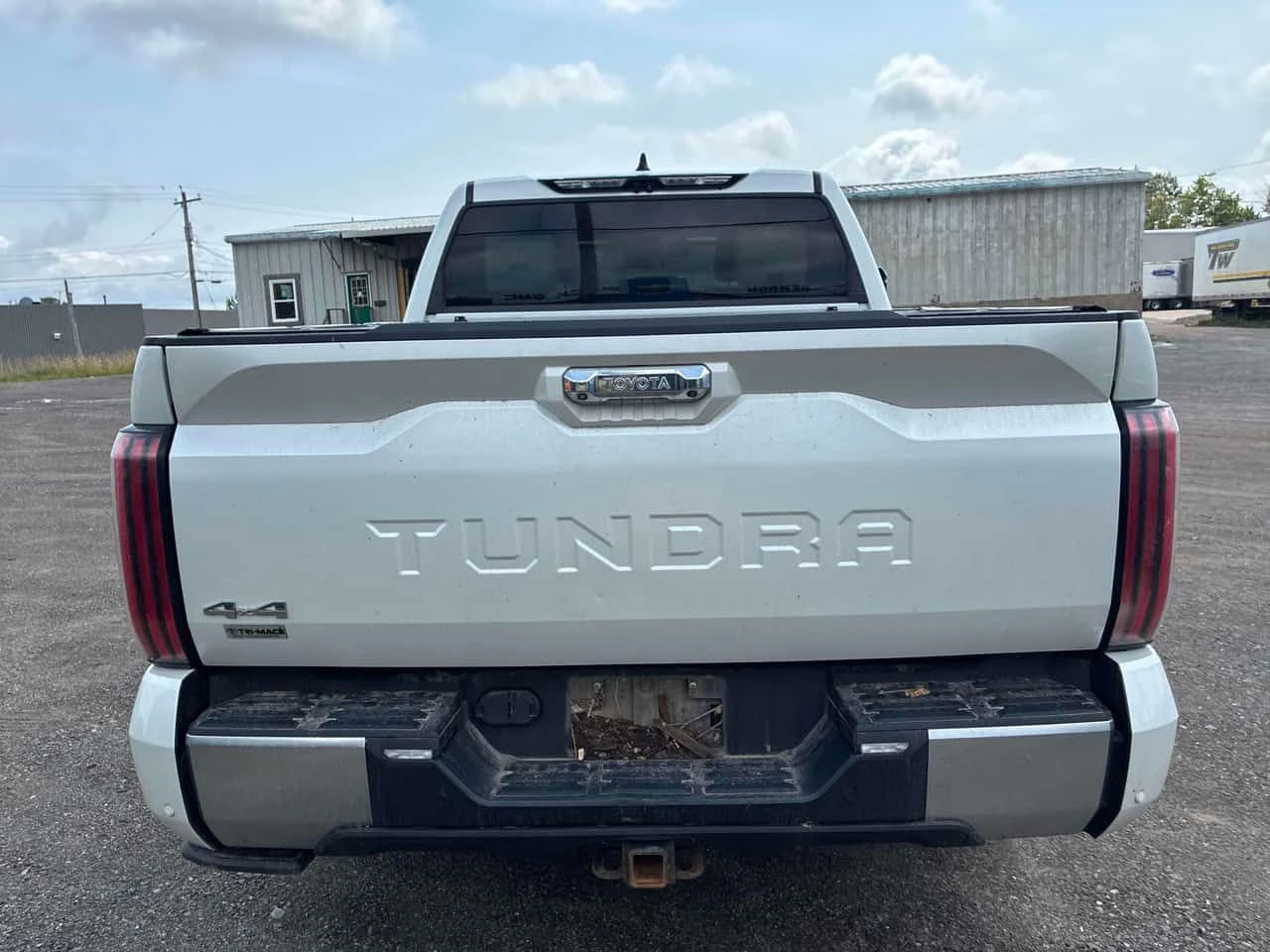 Toyota Tundra Capstone Hybrid / 360 / DIS / ОБДУХВАНЕ / CARFAX, снимка 4 - Автомобили и джипове - 55702401