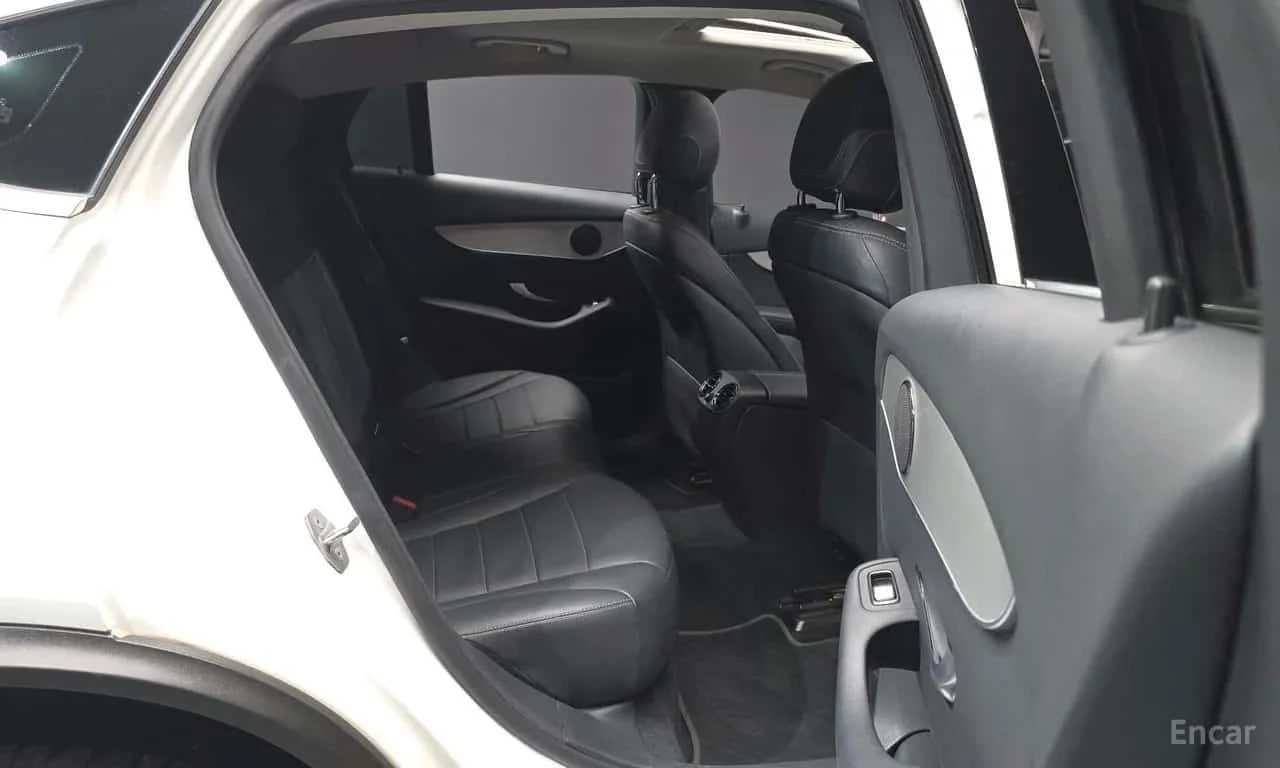 Mercedes-Benz GLC 220 * GLC220 d 4MATIC Coupe * ЦЕНА ДО БГ, снимка 14 - Автомобили и джипове - 55750966