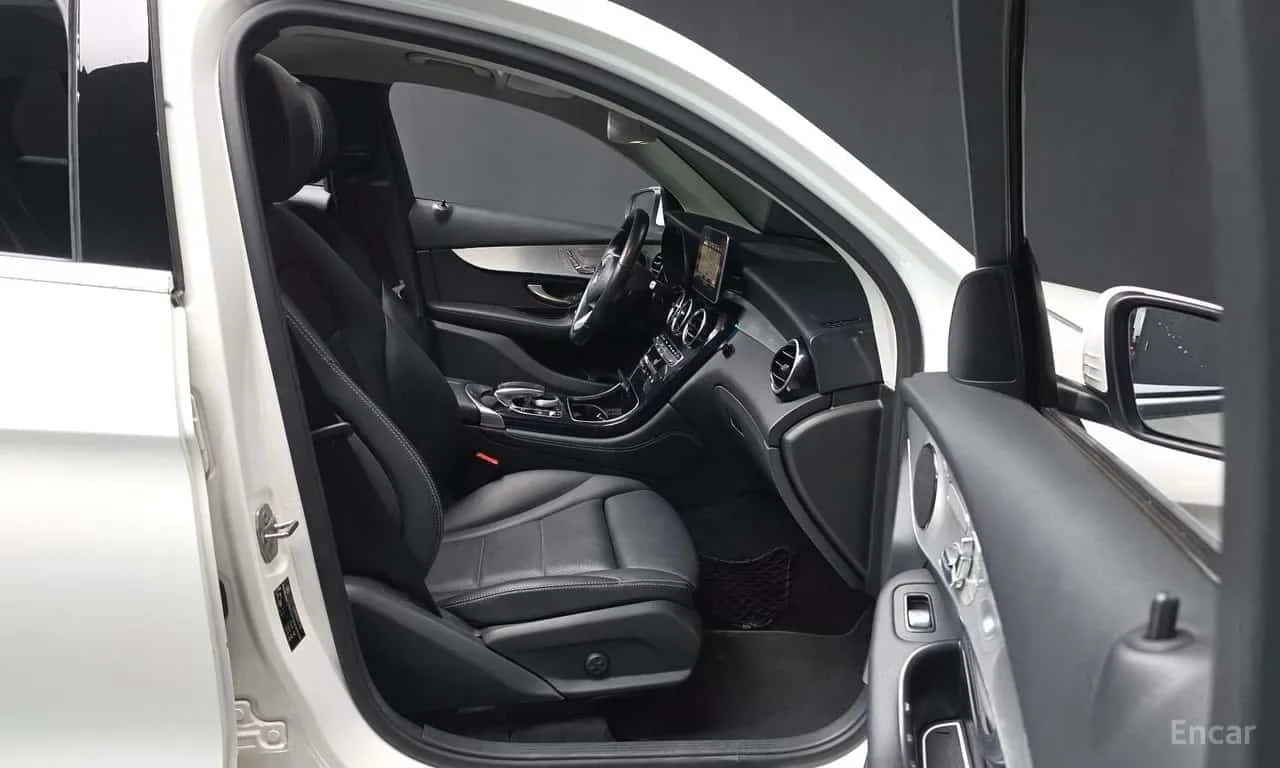 Mercedes-Benz GLC 220 * GLC220 d 4MATIC Coupe * ЦЕНА ДО БГ, снимка 17 - Автомобили и джипове - 55750966
