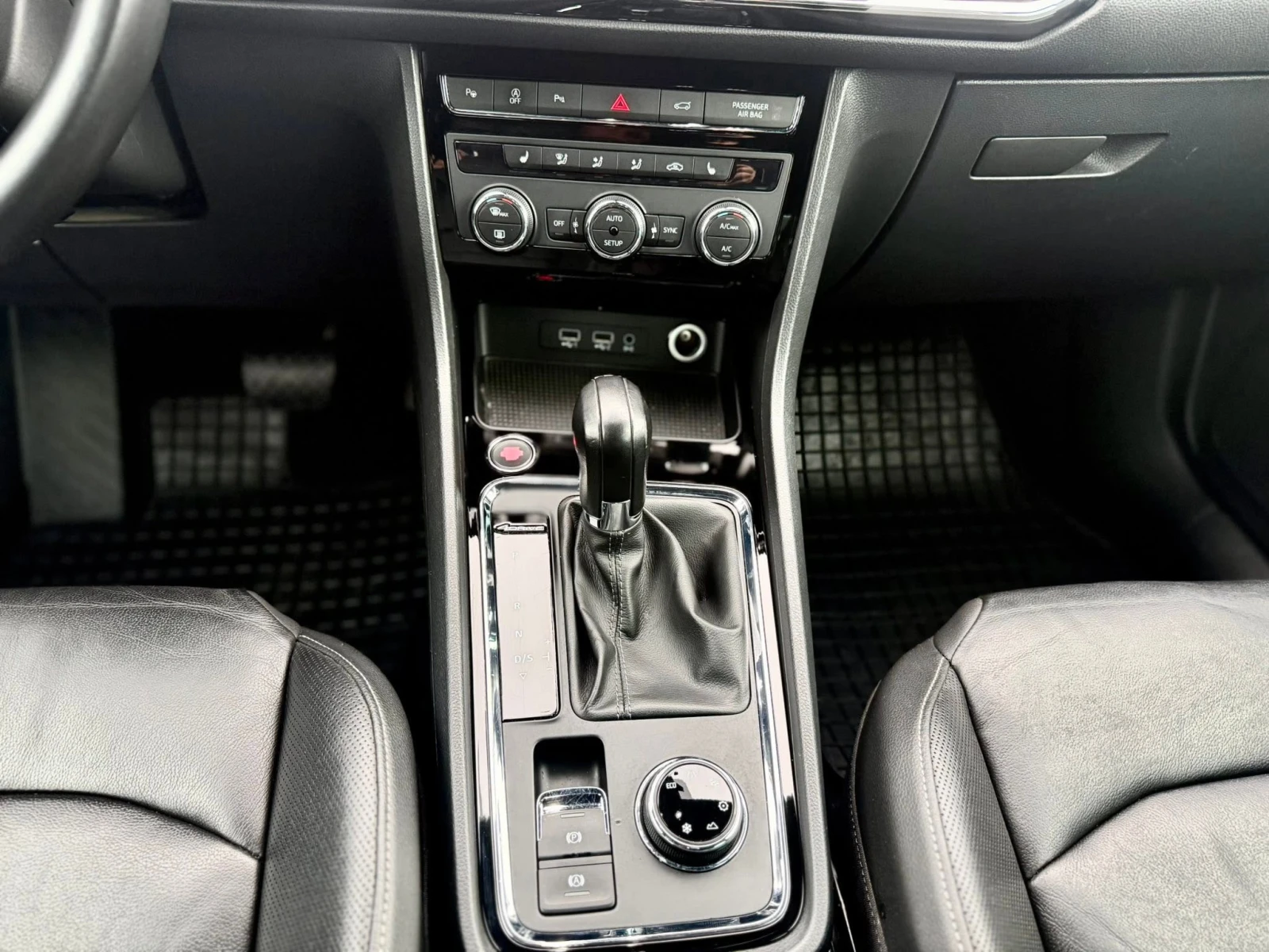 VW Tiguan Seat Ateca 2.0 4x4 АВТОМАТИК XCELLENCE, снимка 12 - Автомобили и джипове - 56112767