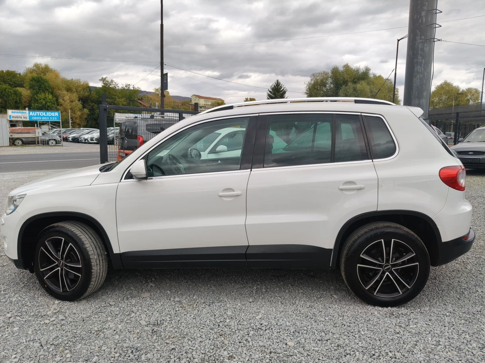 VW Tiguan 2.0TDI, снимка 7 - Автомобили и джипове - 56434751