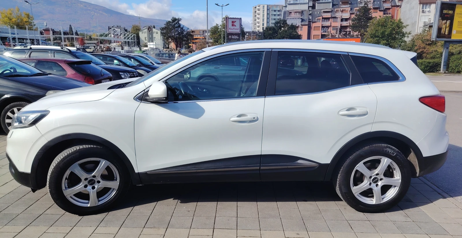 Renault Kadjar, снимка 3 - Автомобили и джипове - 56562804
