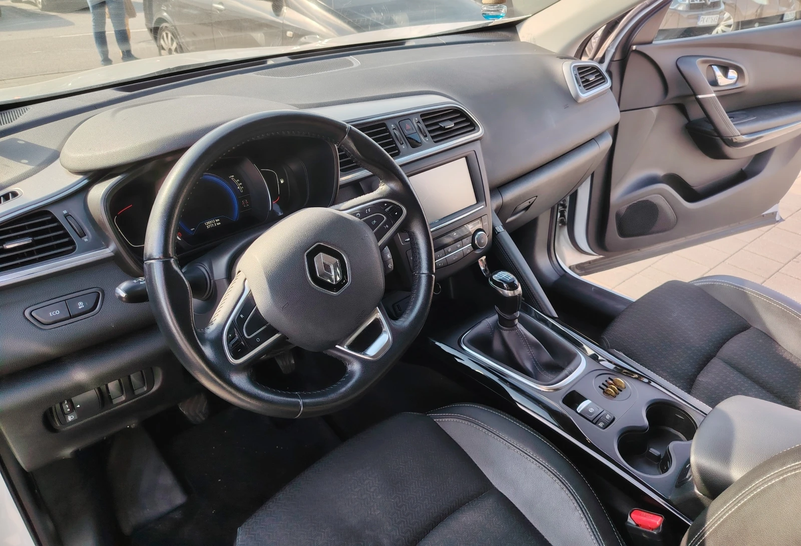 Renault Kadjar, снимка 10 - Автомобили и джипове - 56562804
