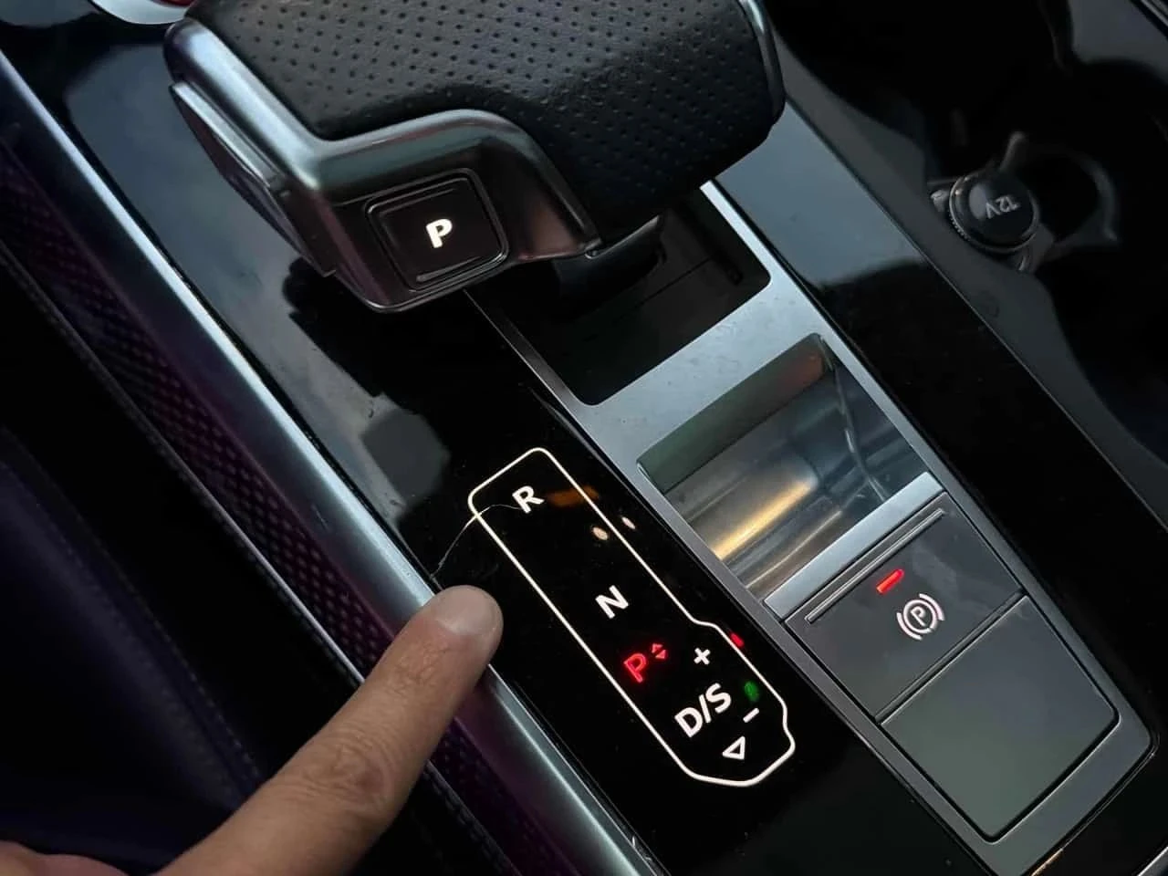 Audi SQ7, снимка 12 - Автомобили и джипове - 56689274