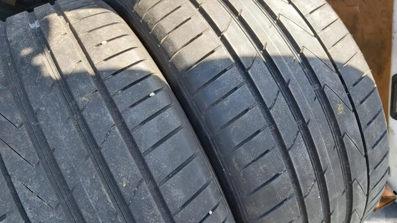 Гуми Летни 245/40R18, снимка 2 - Гуми и джанти - 28561504