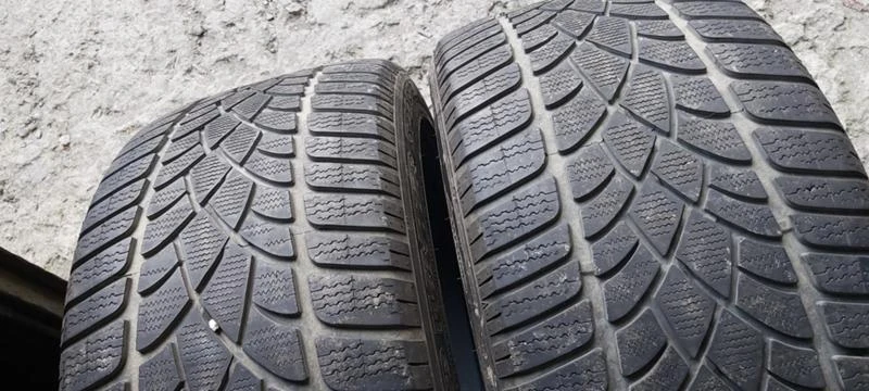 Гуми Зимни 275/40R19, снимка 2 - Гуми и джанти - 35125373