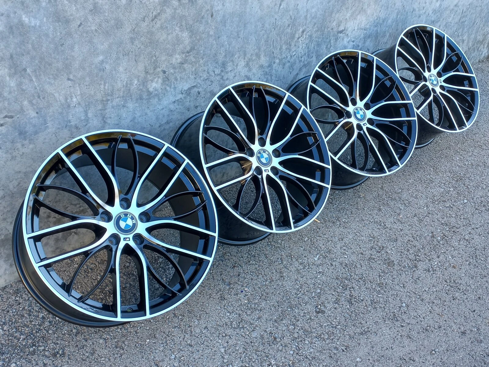 ������ �� BMW | Mobile.bg � ����������� 12