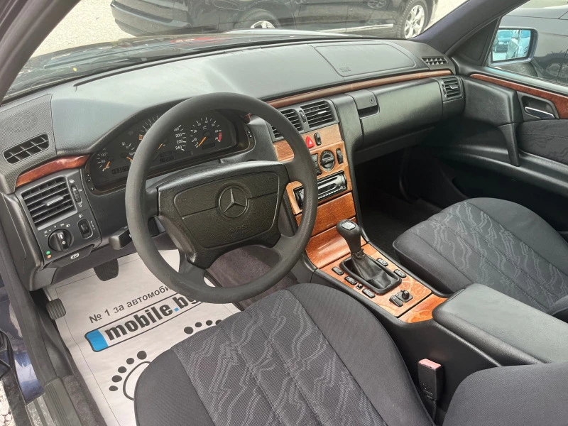 Mercedes-Benz E 200 Италия, снимка 12 - Автомобили и джипове - 46477160