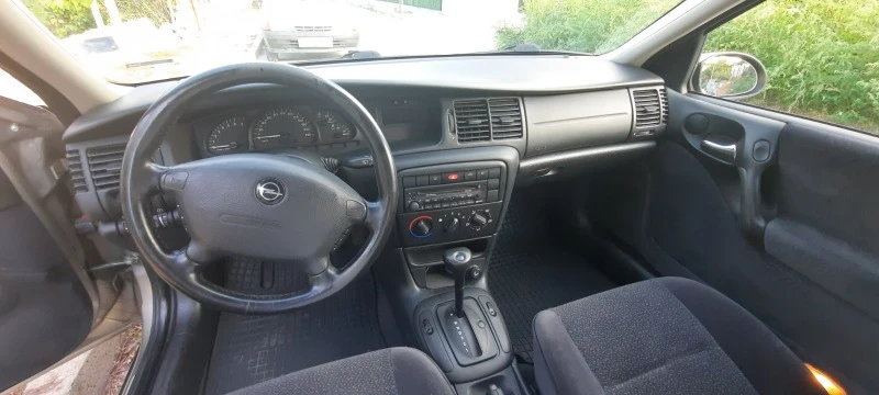 Opel Vectra 1.6, снимка 10 - Автомобили и джипове - 46976804