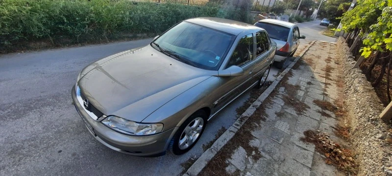 Opel Vectra 1.6, снимка 3 - Автомобили и джипове - 46976804