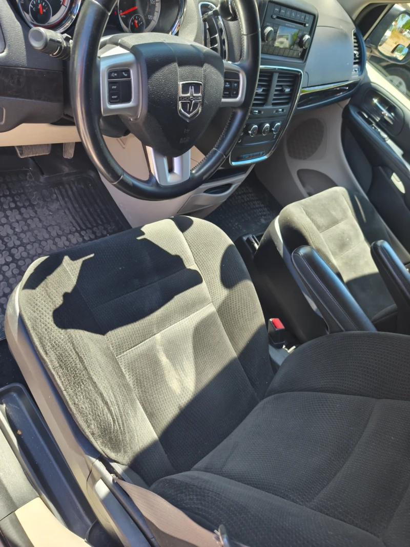 Dodge Caravan Grand Caravan 3.6 бензин+ газ, снимка 5 - Автомобили и джипове - 53128566