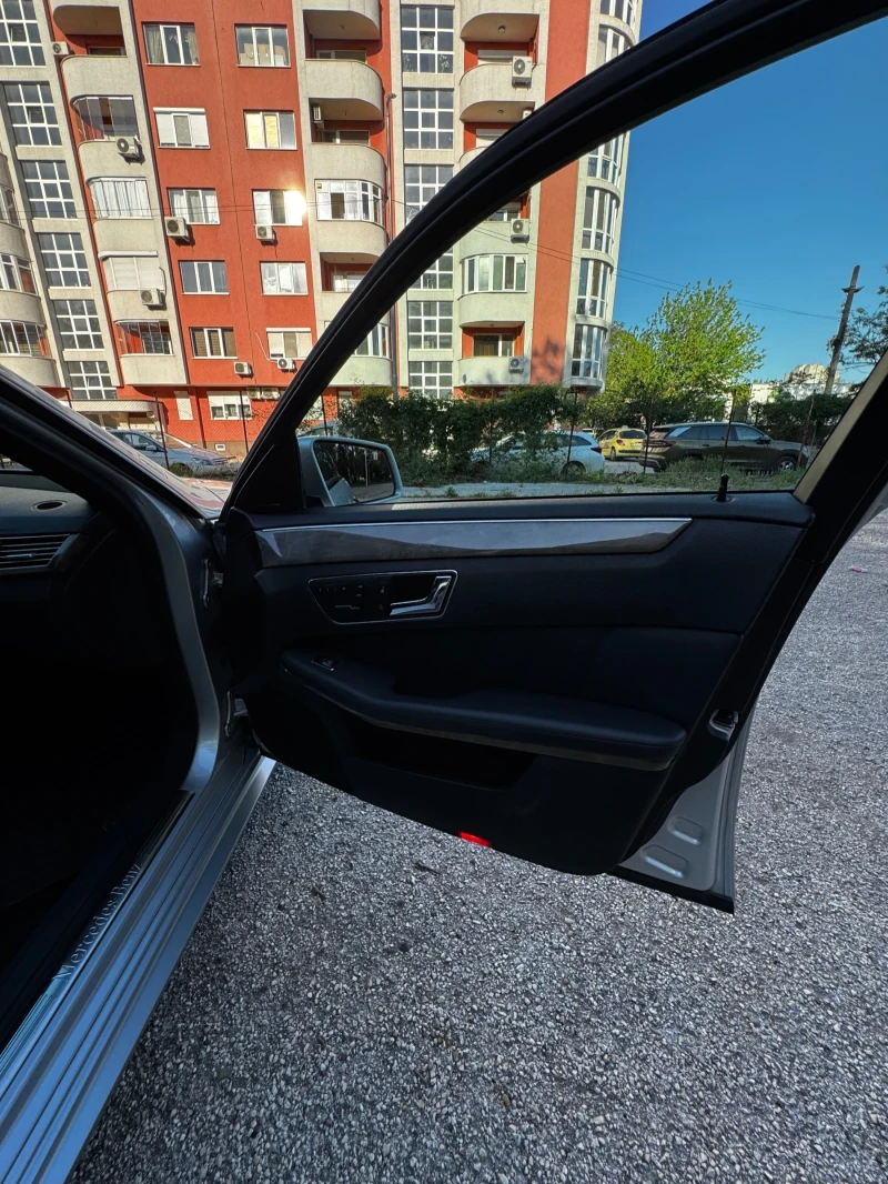 Mercedes-Benz E 350 W212 4MATIC Sportpacket, снимка 16 - Автомобили и джипове - 52530593