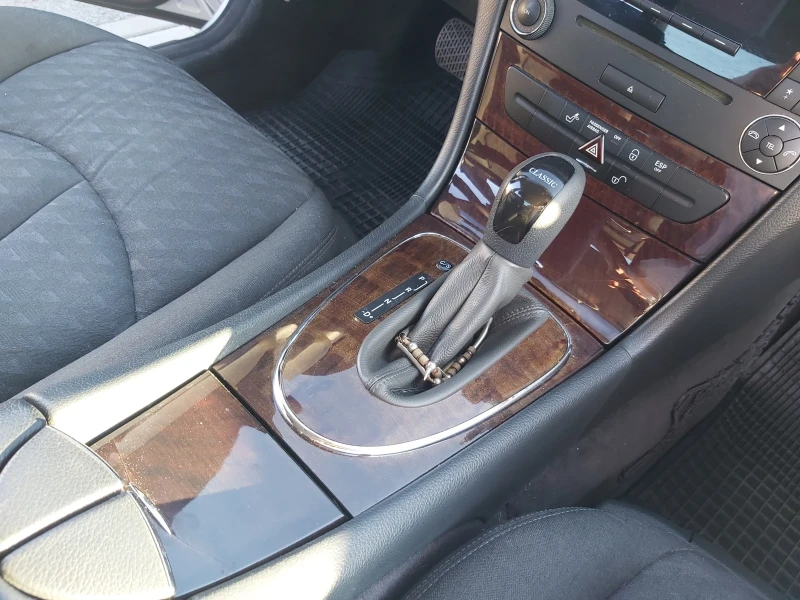 Mercedes-Benz 220 E220, снимка 7 - Автомобили и джипове - 51358947