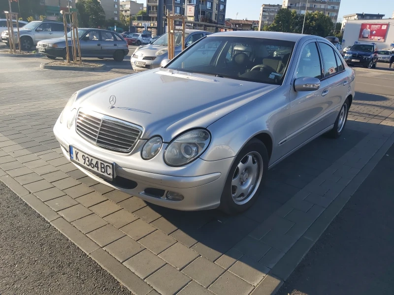 Mercedes-Benz 220 E220