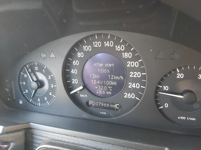 Mercedes-Benz 220 E220, снимка 6 - Автомобили и джипове - 51358947