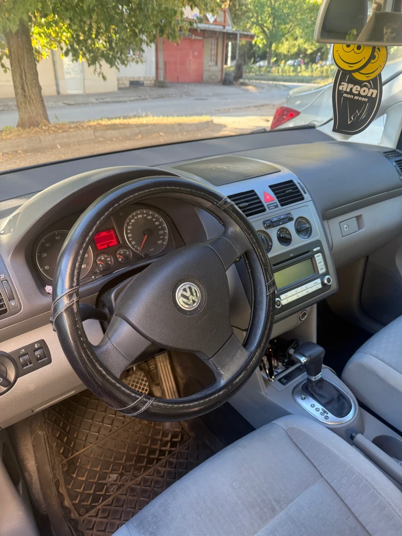 VW Touran, снимка 5 - Автомобили и джипове - 51752803