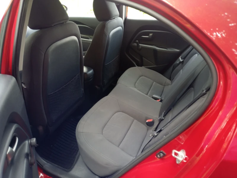 Kia Rio 1.4crdi, снимка 13 - Автомобили и джипове - 51991779