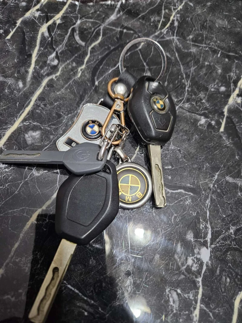 BMW 320, снимка 7 - Автомобили и джипове - 52528429