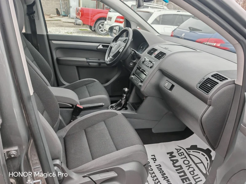 VW Touran 1.6 TDI, 105 к.с., 6-СКОРОСТИ, ЕВРО-5В, снимка 12 - Автомобили и джипове - 53044568