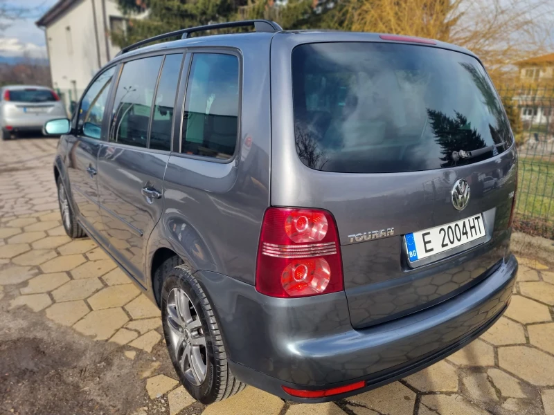 VW Touran DSG- 7местен, снимка 3 - Автомобили и джипове - 53263674