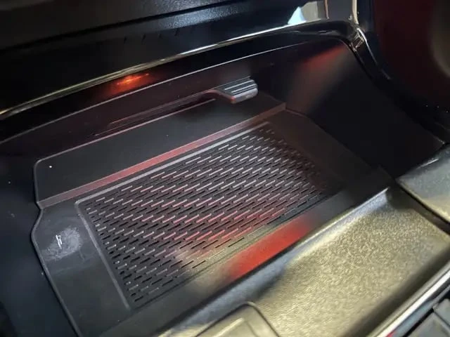 Mercedes-Benz CLA 250 / AMG Package / AWD / Clean CARFAX /, снимка 13 - Автомобили и джипове - 53280925