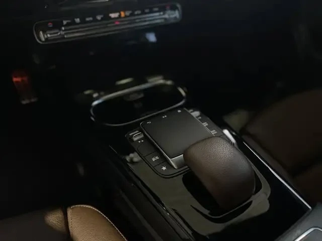 Mercedes-Benz CLA 250 / AMG Package / AWD / Clean CARFAX /, снимка 11 - Автомобили и джипове - 53280925