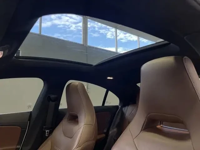 Mercedes-Benz CLA 250 / AMG Package / AWD / Clean CARFAX /, снимка 15 - Автомобили и джипове - 53280925