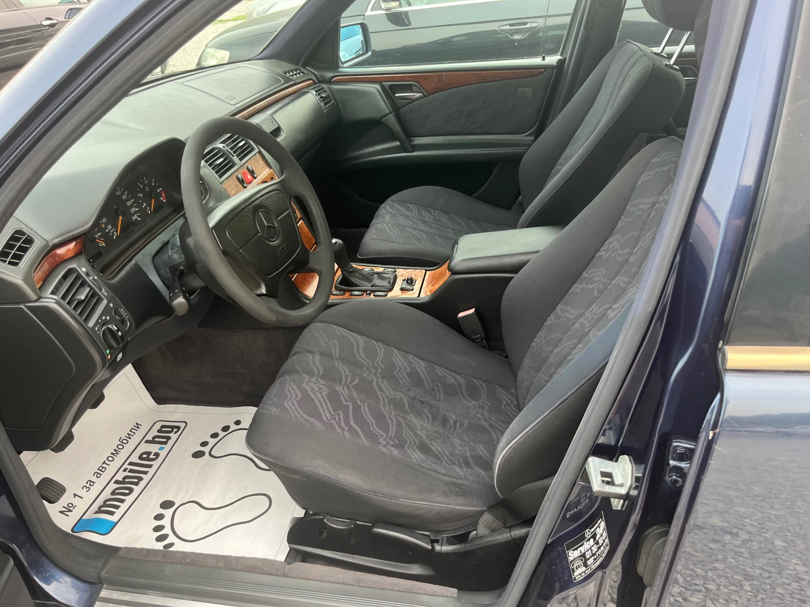 Mercedes-Benz E 200  | Mobile.bg   11