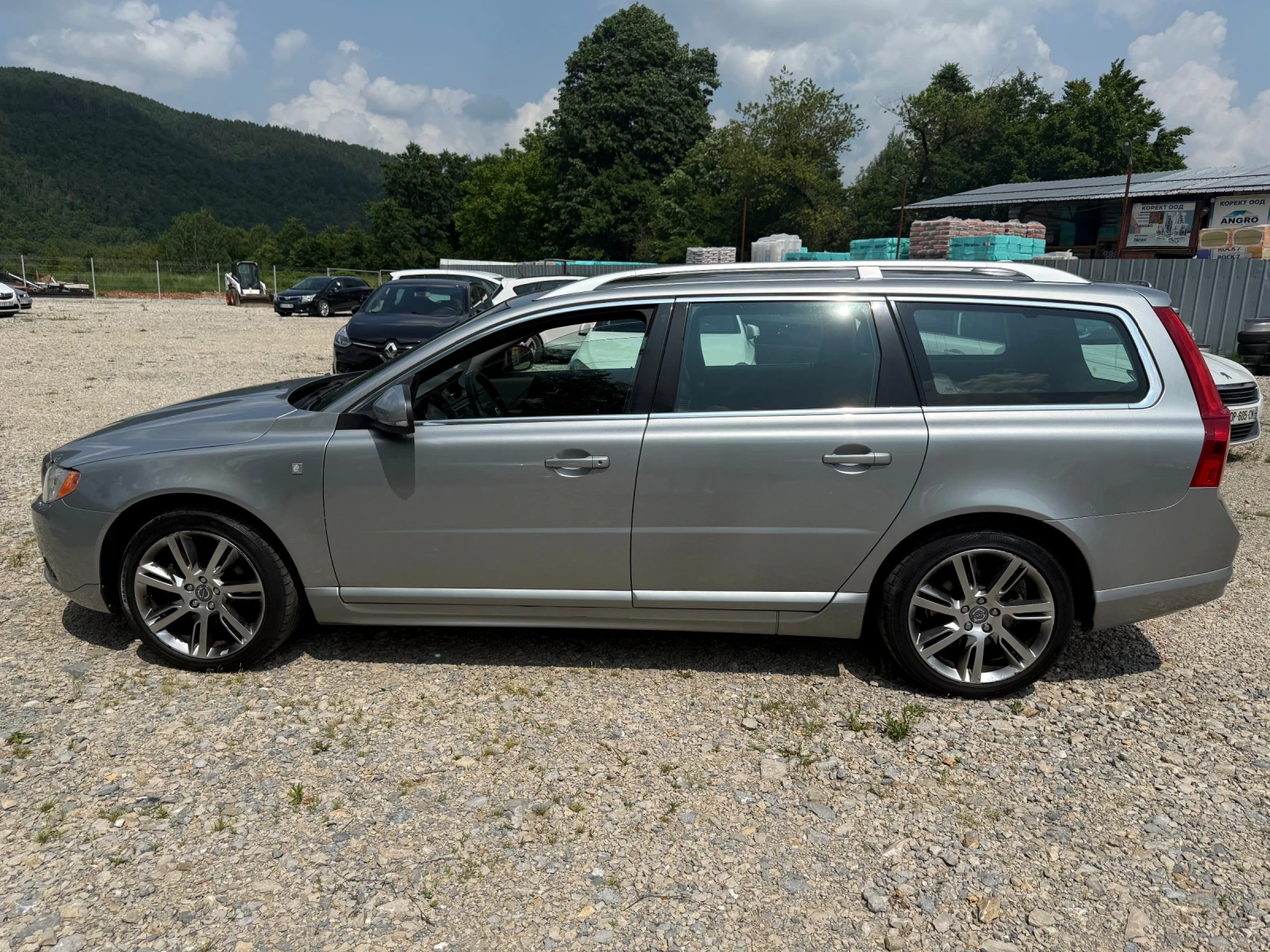 Volvo V70 2.0TDI - изображение 8