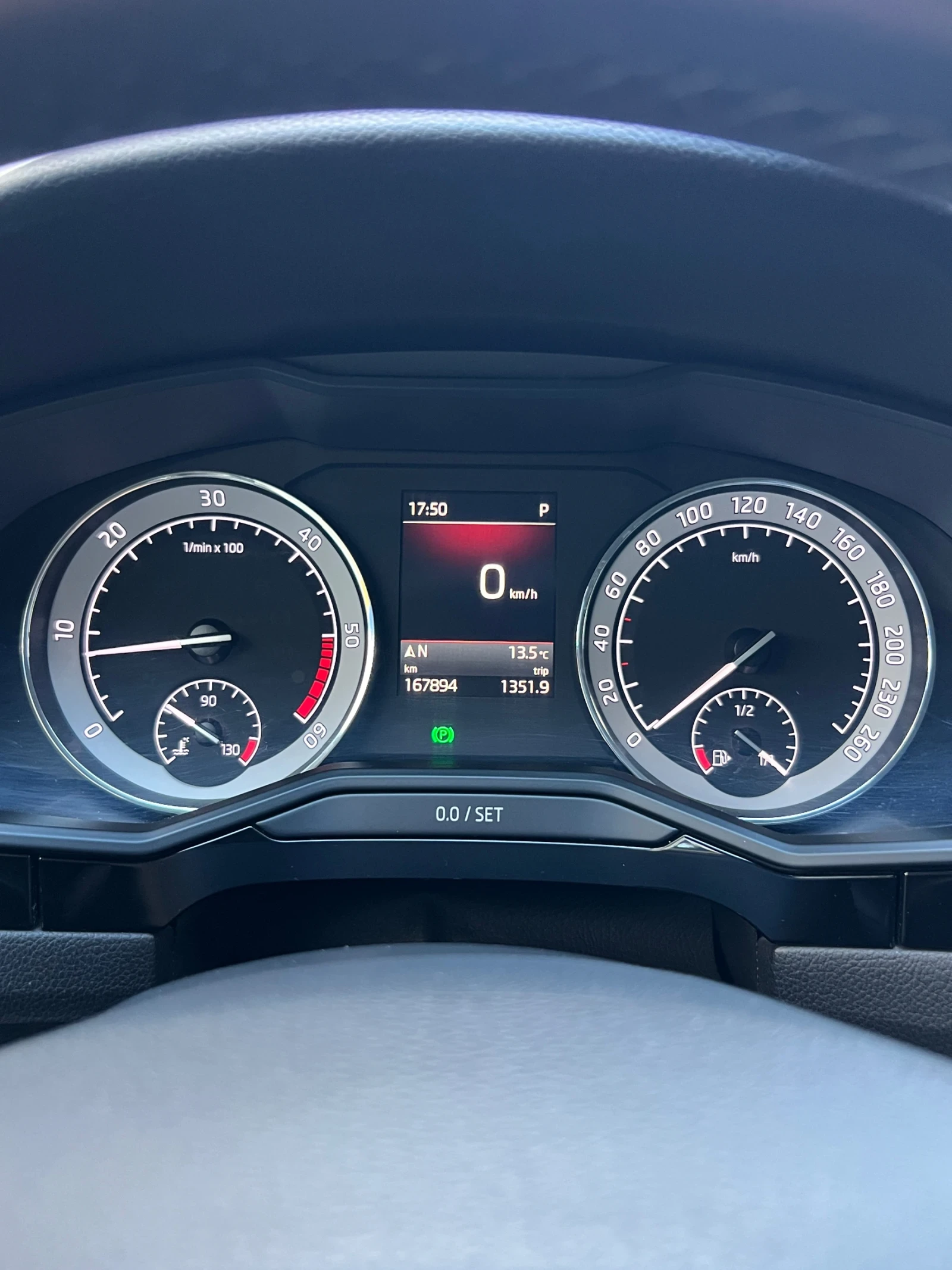 Skoda Superb L&K 2.0 TDI 4x4 (N1) - изображение 6