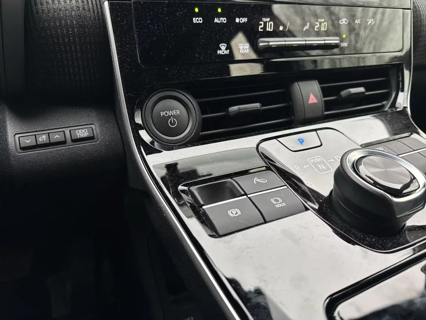 Toyota bZ4X COMFORT/204HP/FWD/CAM/NAVI/LED/CPLAY/693g | Mobile.bg � ����������� 14